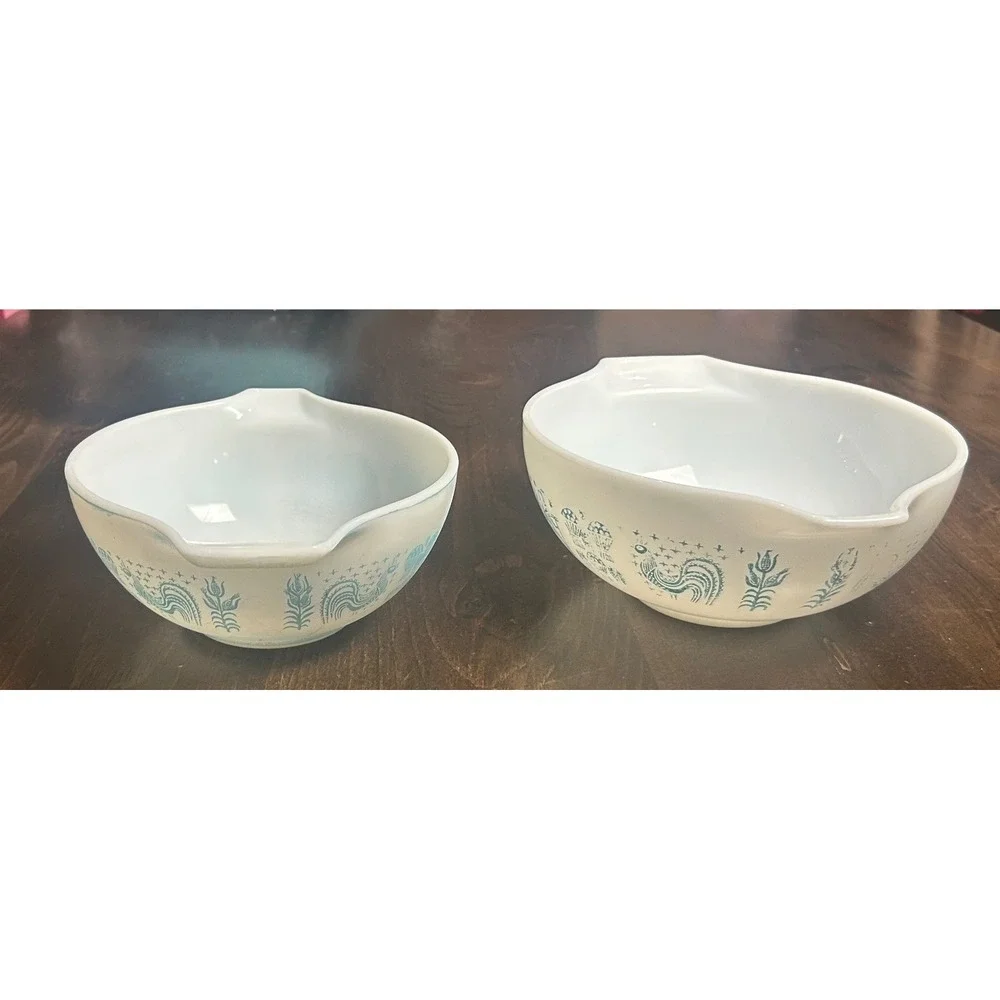 Vintage Pyrex Butterprint Amish Mixing Bowls 2pc Matching Set Cinderella 441 443